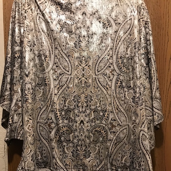 Top, dressy in silver/black - Picture 4 of 4